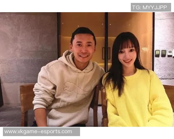 李小璐与国足球星之间的故事引发热议网友关注两人关系走向 李小璐与国足球星之间的故事引发热议网友关注两人关系走向